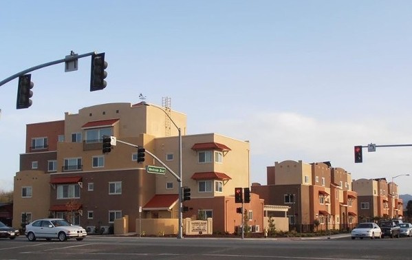 Photo of Gateway Palms complex at intersection view